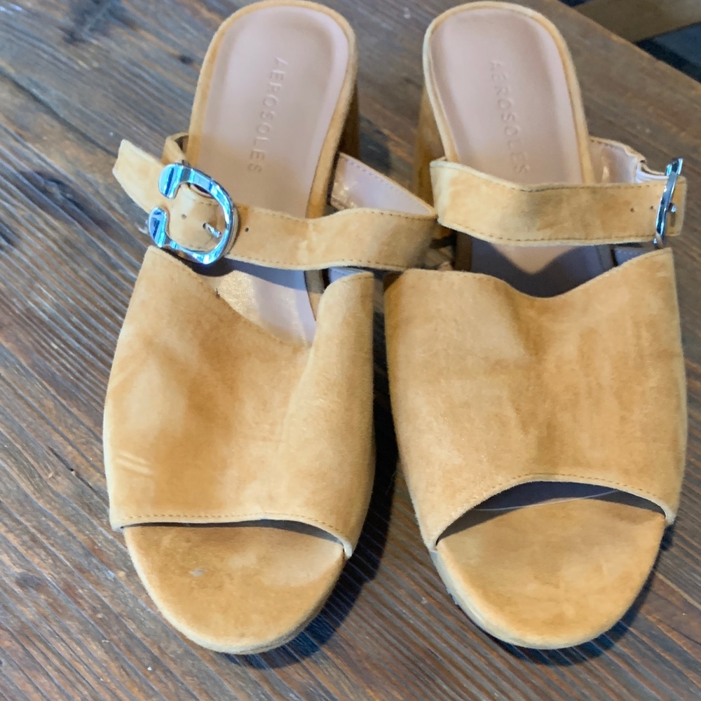Aerosoles suede platform slides